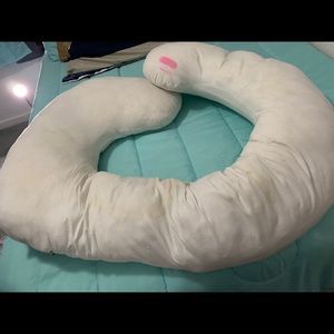 1 Maternity body pillow